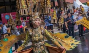 Parade Festival Seni dan Budaya turut meramaikan peluncuran Karisma Nusantara 2024: Okezone Travel